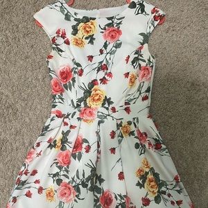 Floral homecoming dress for juniors